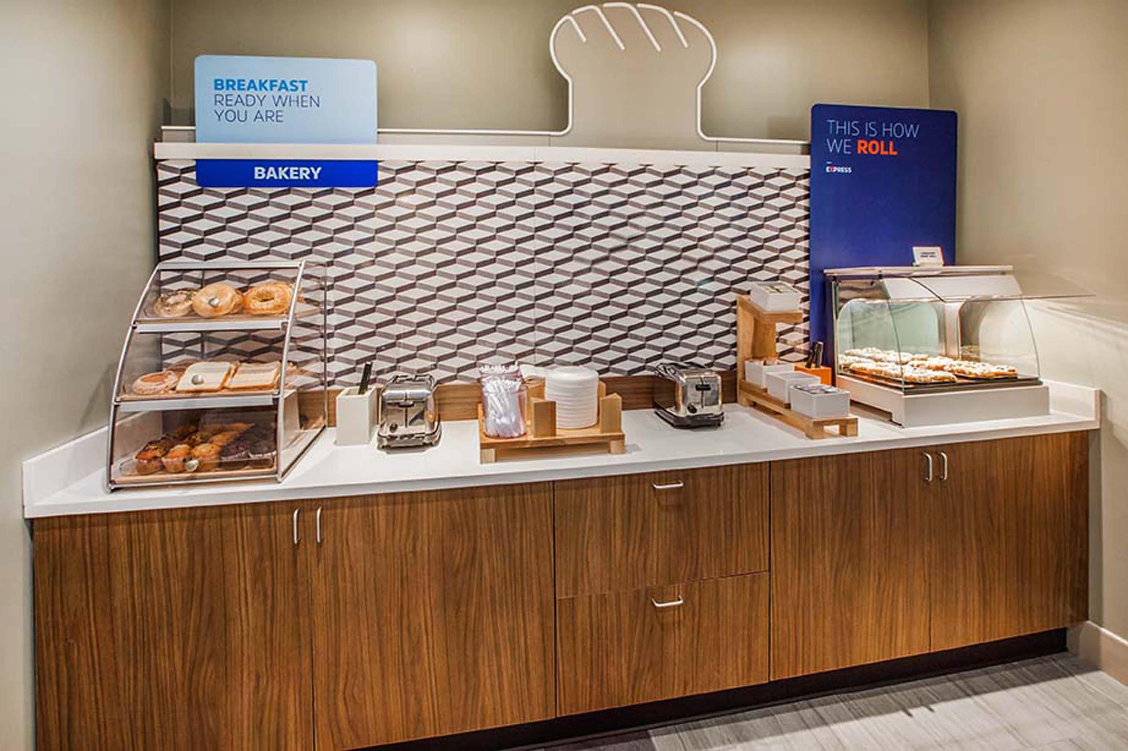 Holiday Inn Express & Suites Baltimore - BWI Airport North By Ihg Linthicum Ngoại thất bức ảnh